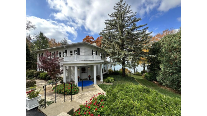 2005 E Lake Shore Dr 2007 Twin Lakes, WI 53181 by @properties $2,550,000