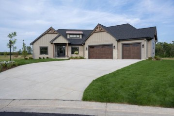 W150N11732 Mistletoe Ct, Germantown, WI 53022-5653