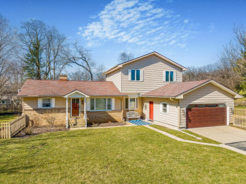 N3143 Williams St, Geneva, WI 53147-3532