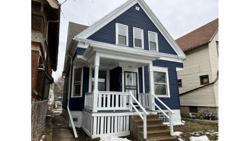 3139 N 11th St Milwaukee, WI 53206 by Homestead Realty, Inc $135,000