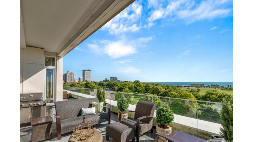 825 N Prospect Ave 601 Milwaukee, WI 53202 by Milwaukee Executive Realty, LLC $1,990,000