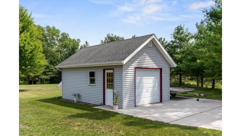 3214 County Road W - Saukville, WI 53074 by Coldwell Banker Realty $860,000