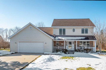 182 Granary Cir, Hartland, WI 53029