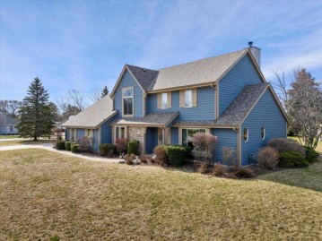 319 Regatta Dr, Port Washington, WI 53074