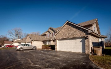 8679 Old Green Bay Rd, Pleasant Prairie, WI 53158-2719