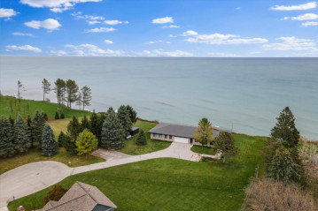 703 Birch Tree Rd, Sheboygan, WI 53083-3040