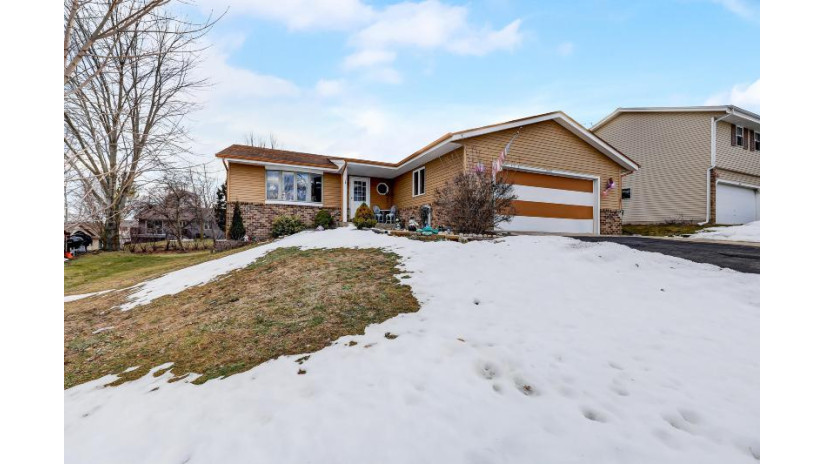 3221 Regent Pl West Bend, WI 53090 by ERA MyPro Realty $342,500