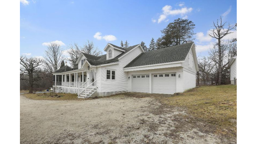 768 W Spring Prairie Rd Spring Prairie, WI 53105 by Bear Realty Of Burlington $525,000