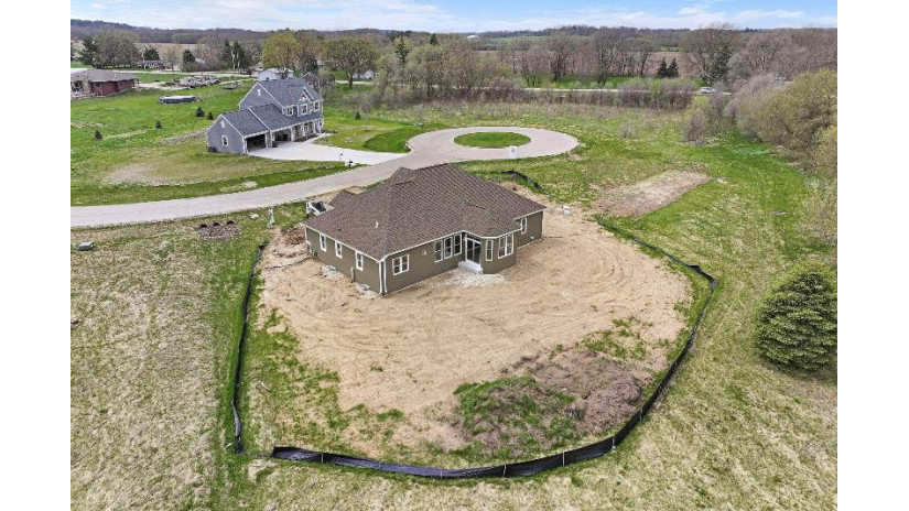 W2470 Troy Hill Ln East Troy, WI 53120 by Stinson, Inc. $665,000