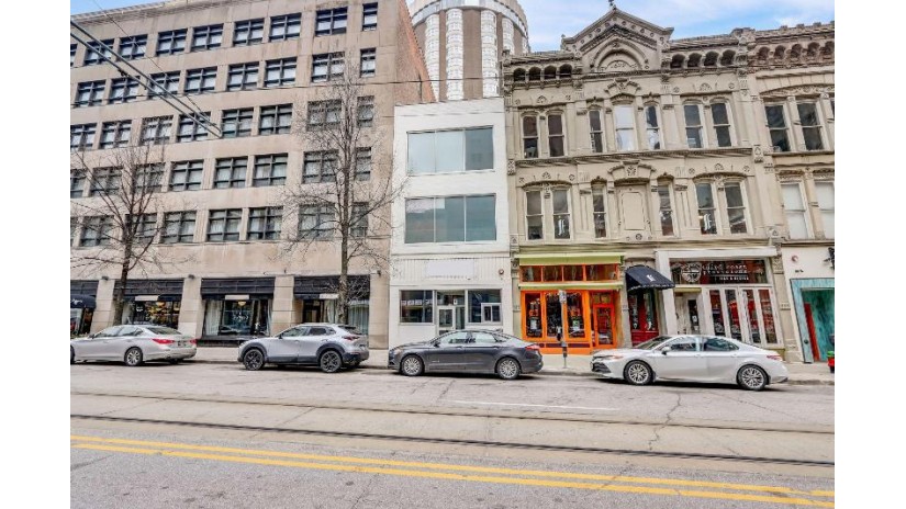 730 N Milwaukee St Milwaukee, WI 53202 by Compass RE WI-Northshore $1,500,000