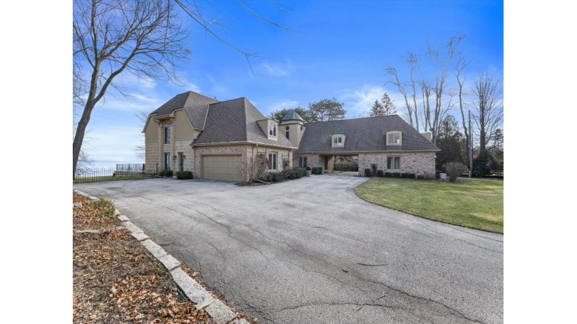 1460 E Bay Point Rd Bayside, WI 53217 by Powers Realty Group - suzanne@powersrealty.com $1,999,900