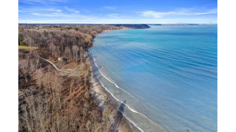 1460 E Bay Point Rd Bayside, WI 53217 by Powers Realty Group - suzanne@powersrealty.com $1,999,900