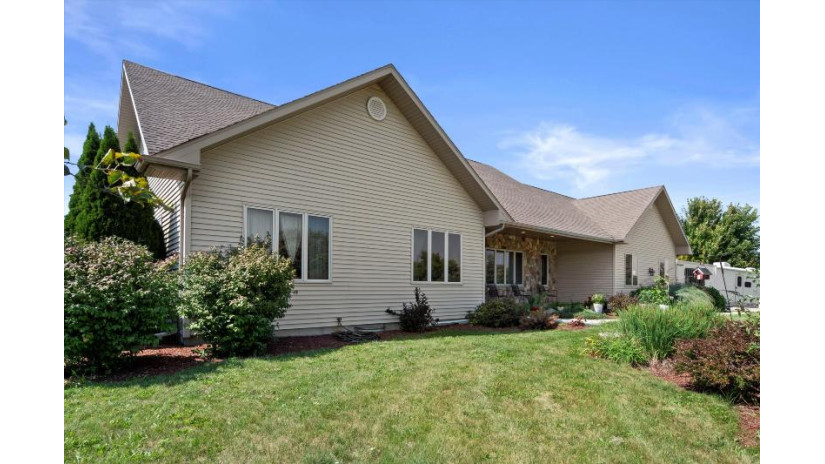 N5117 Brookwood Ln Lafayette, WI 53121 by Century 21 Affiliated $774,900