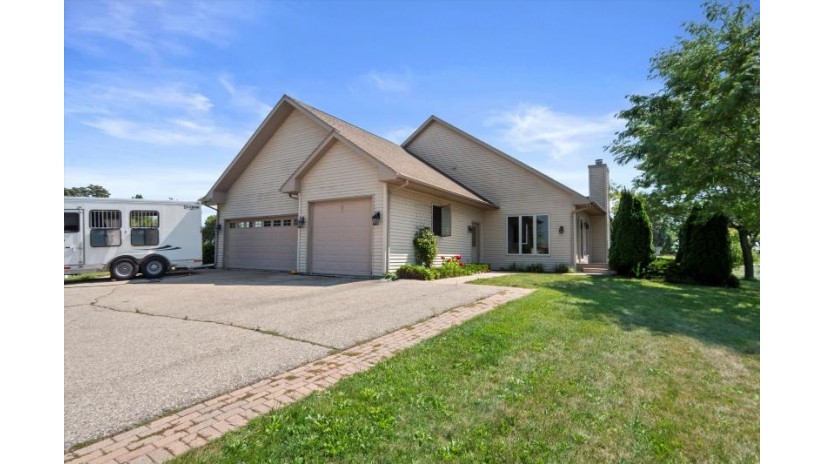 N5117 Brookwood Ln Lafayette, WI 53121 by Century 21 Affiliated $774,900