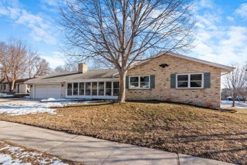 1111 Mulberry Cir, West Bend, WI 53090-2225