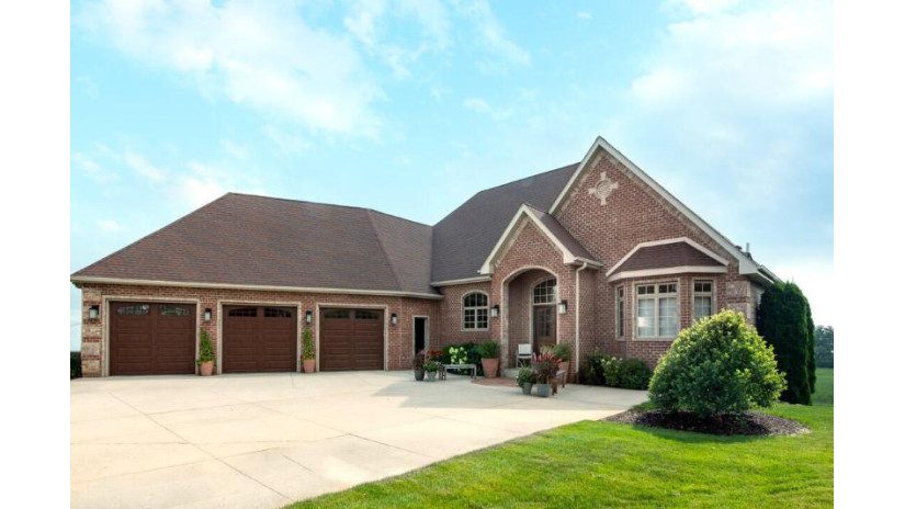 30832 Morning View Cir Waterford, WI 53185 by Sensibl Realty $925,000