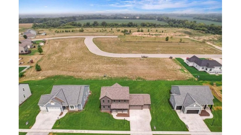 2704 Red Oak Ln East Troy, WI 53120 by Bielinski Homes, Inc. $543,900