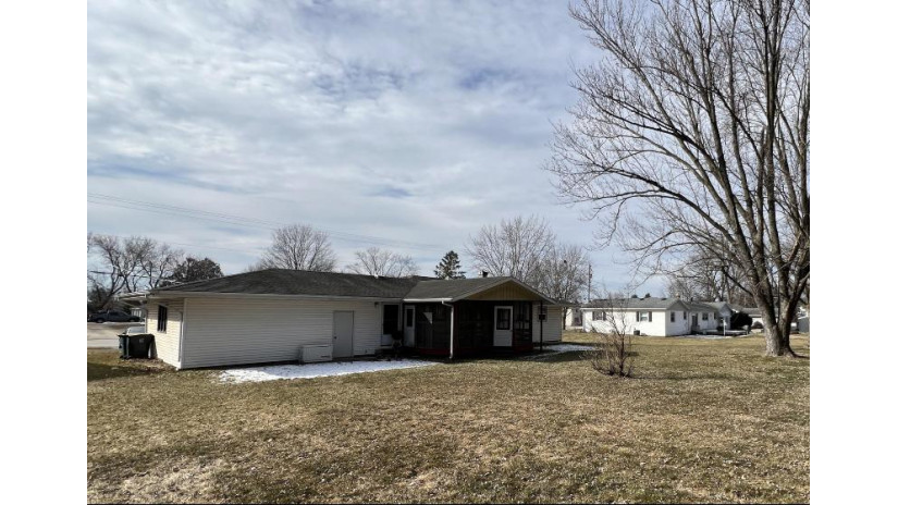 W7084 County Road B - Aztalan, WI 53551 by Lake Country Flat Fee $329,900