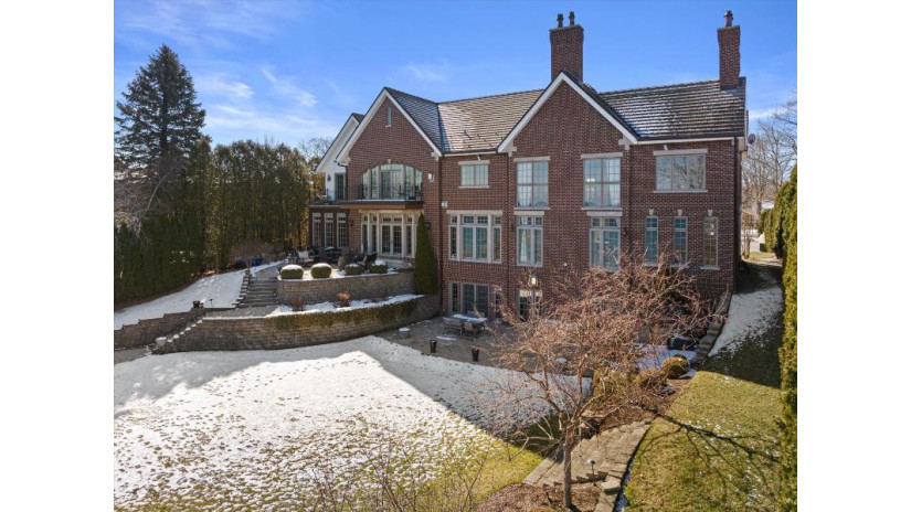 5436 N Lake Dr Whitefish Bay, WI 53217 by Powers Realty Group - suzanne@powersrealty.com $2,795,000