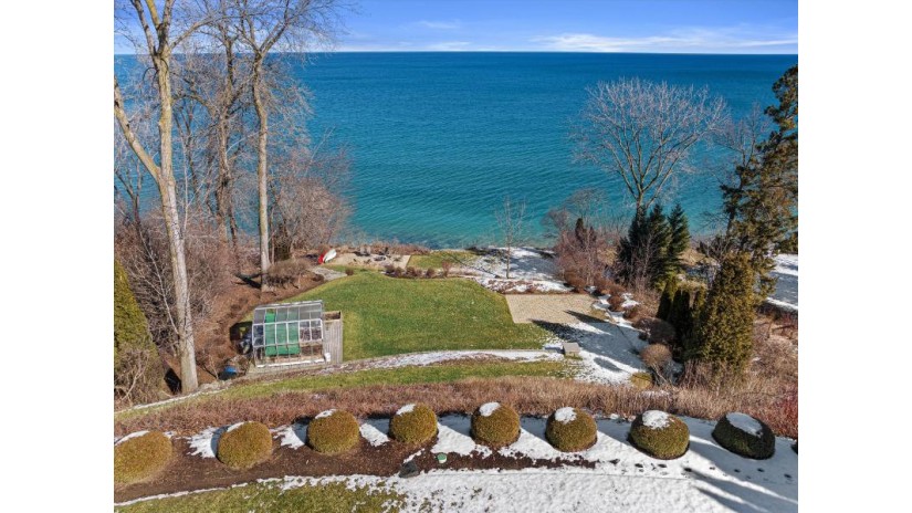 5436 N Lake Dr Whitefish Bay, WI 53217 by Powers Realty Group - suzanne@powersrealty.com $2,795,000