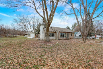 3416 Summit Ave, Waukesha, WI 53188