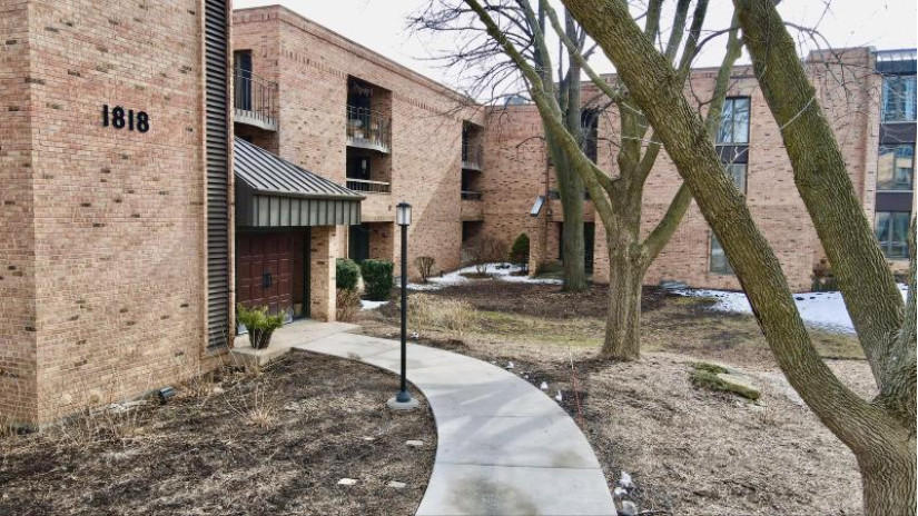 1818 E Shorewood Blvd 211 Shorewood, WI 53211 by Coldwell Banker Realty $220,000