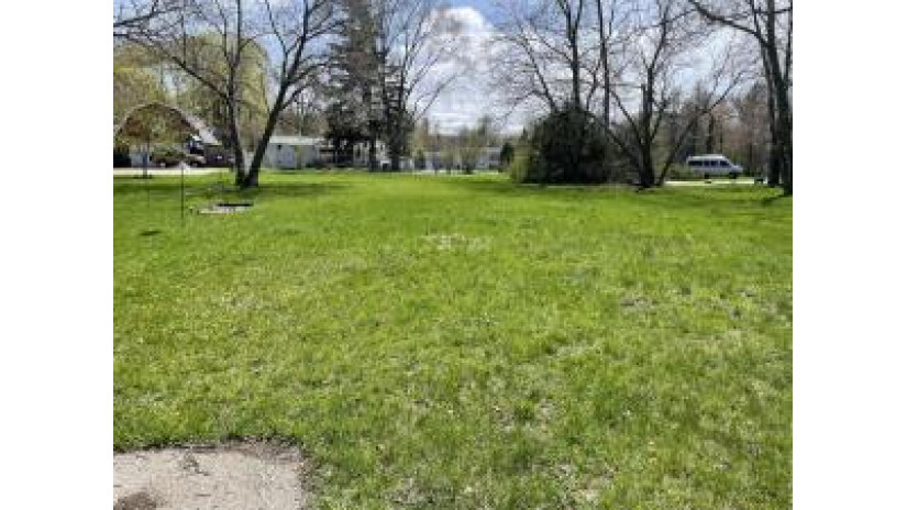 325 W Park St Salem Lakes, WI 53170 by Bear Realty, Inc $60,500