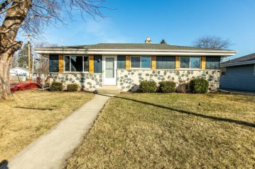 1903 22nd Ave, Kenosha, WI 53140-4600