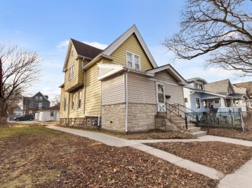 1947 S Layton Blvd, Milwaukee, WI 53215-2219