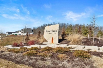 13833 N Pine View Ct LT8, Mequon, WI 53097