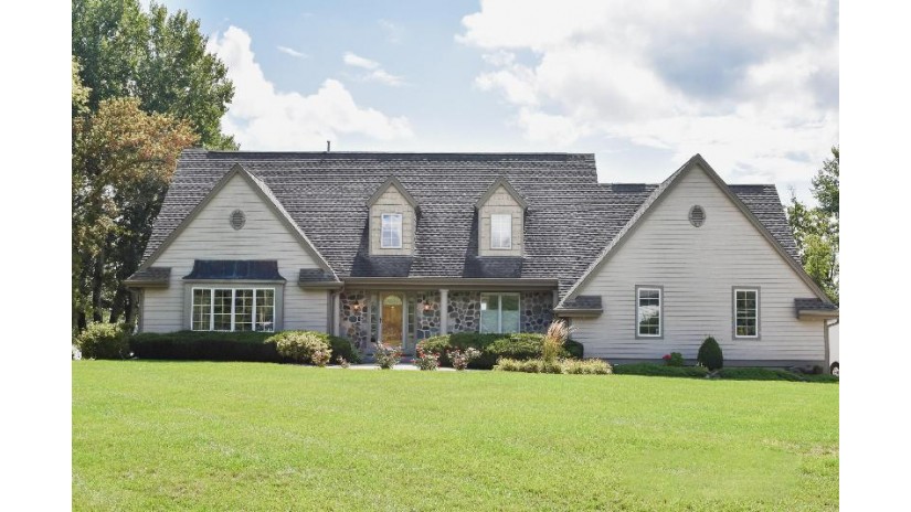 W208S10650 S Karen Ct Muskego, WI 53150 by Faust Realty LLC $1,190,000