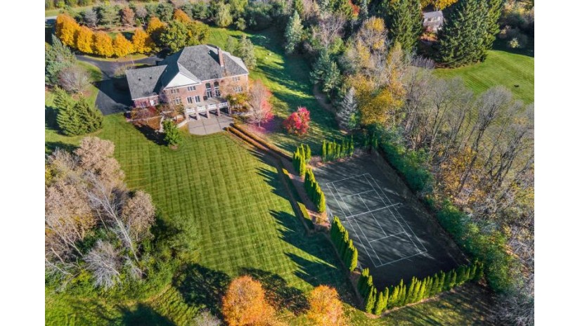 10425 W Hawthorne Rd Mequon, WI 53097 by Coldwell Banker Realty $1,789,000