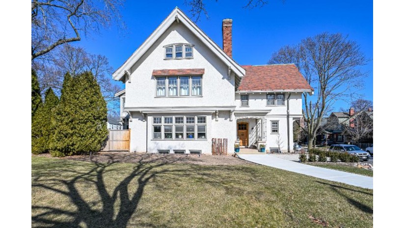 2928 E Kenwood Blvd Milwaukee, WI 53211 by Compass RE WI-Northshore $1,395,000