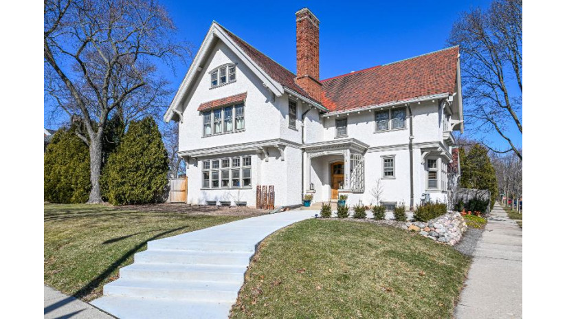 2928 E Kenwood Blvd Milwaukee, WI 53211 by Compass RE WI-Northshore $1,395,000