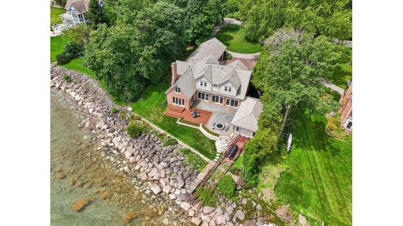 7152 N Beach Dr Fox Point, WI 53217 by M3 Realty $3,125,000