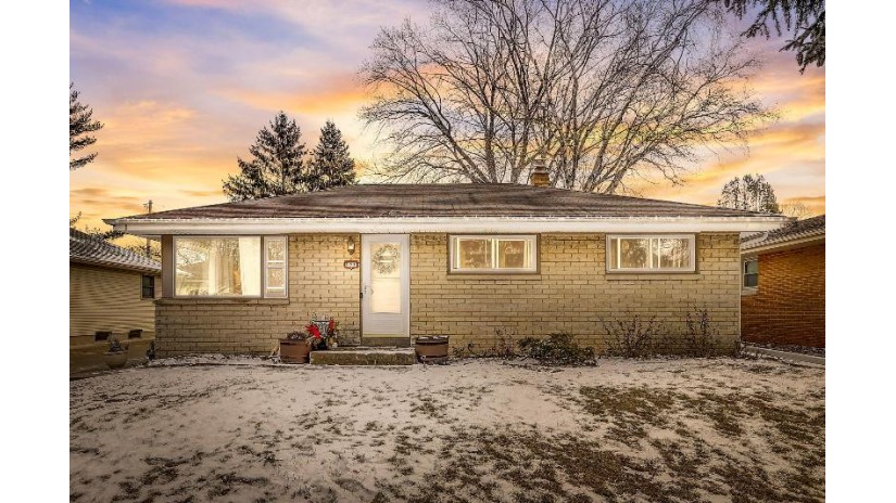 123 Brookdale Dr South Milwaukee, WI 53172 by Cherry Home Realty, LLC $270,000