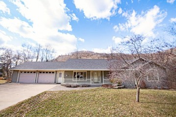 W574 Castlerock Ln, Buffalo, WI 54629