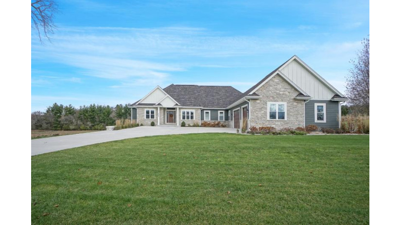 4048 Whispering Pass Richfield, WI 53017 by Lake Country Flat Fee $899,900