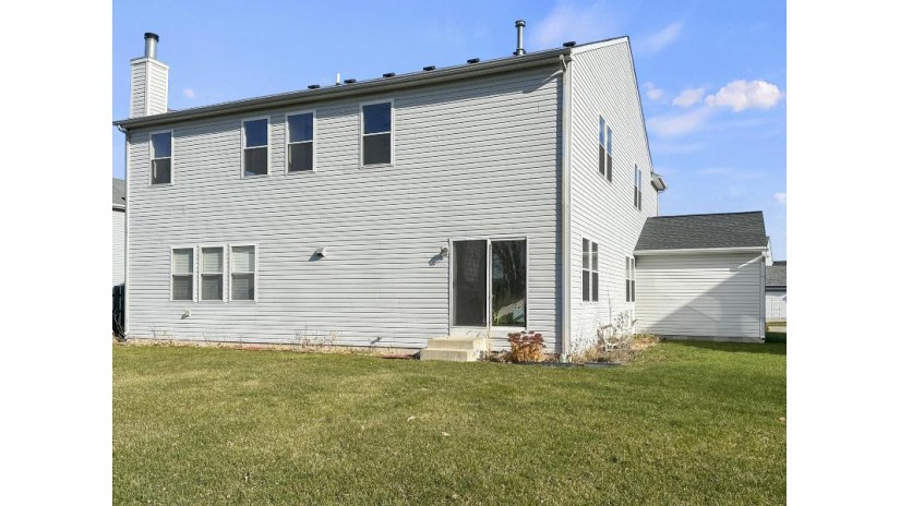 918 N Pheasant Way Elkhorn, WI 53121 by Legendary Real Estate Services - 262-204-5534 $499,000