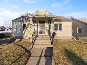 909 Harvey Ave, Watertown, WI 53094