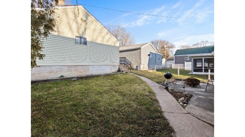 909 Harvey Ave Watertown, WI 53094 by EXP Realty, LLC~MKE $229,900