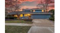 2535 E Lake Bluff Blvd Shorewood, WI 53211 by Powers Realty Group - suzanne@powersrealty.com $998,000