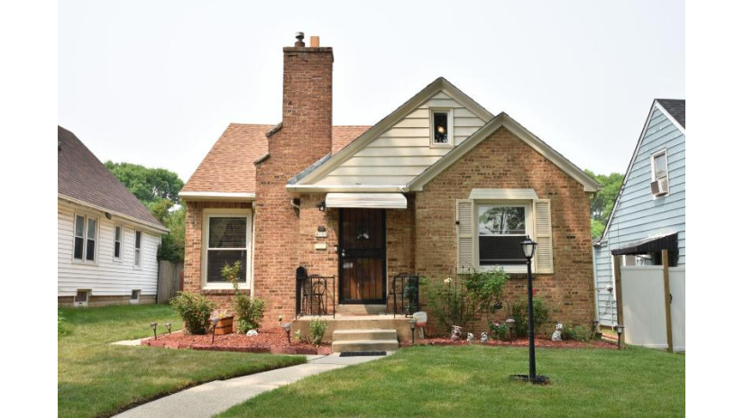 4151 N 46th St Milwaukee, WI 53216 by Berkshire Hathaway HomeServices Metro Realty $288,000