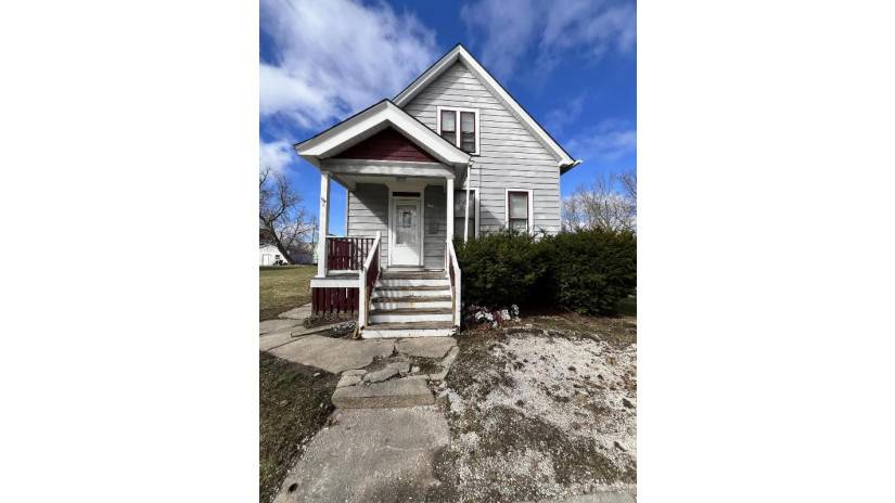 2435 N 15th St Milwaukee, WI 53206 by Milwaukee's Best Real Estate Services LLC $130,000