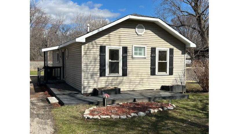 7547 Shorewood Dr Salem Lakes, WI 53168 by Homestead Realty of Lake Geneva $169,000