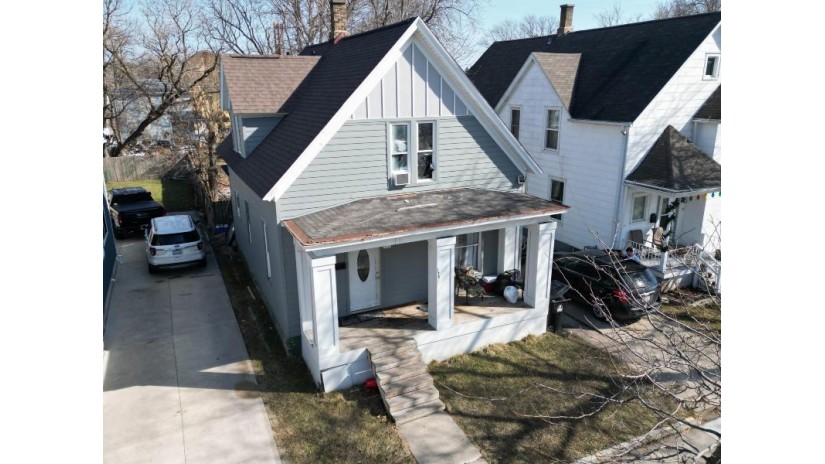 1749 Franklin St Racine, WI 53403 by Limitless Sin Limites Realty LLC $155,000