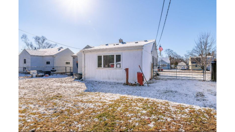 2824 36th St Two Rivers, WI 54241 by Pleasant View Realty, LLC $151,500