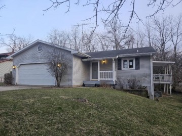 4323 Northview Dr, Delavan, WI 53115-3233