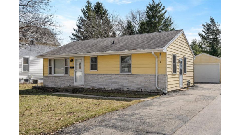 261 W Washington Ave Hartford, WI 53027 by Coldwell Banker Realty $199,900