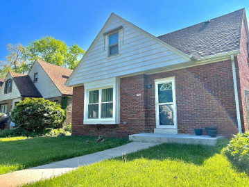 2307 W Olive St, Milwaukee, WI 53209-6725